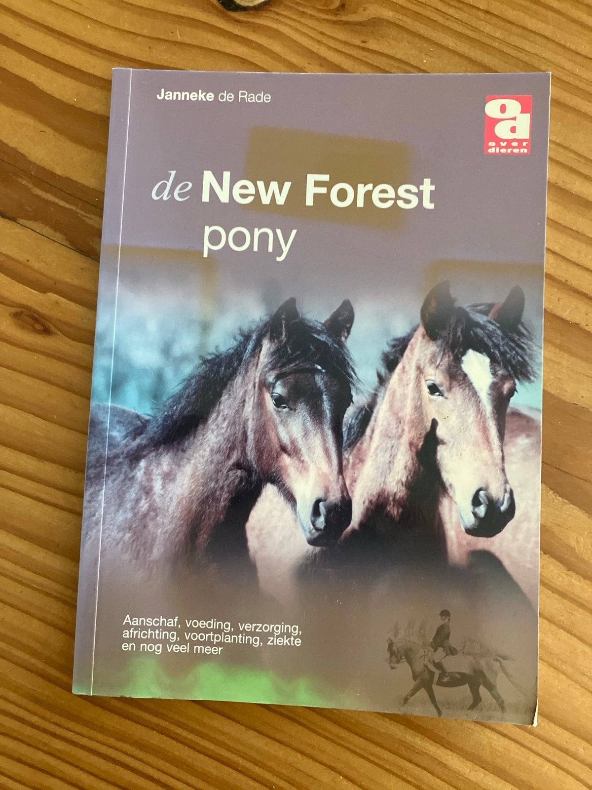 De New Forest pony - Boek over aanschaf en verzorging, Ophalen of Verzenden, Gelezen, Paarden of Pony's