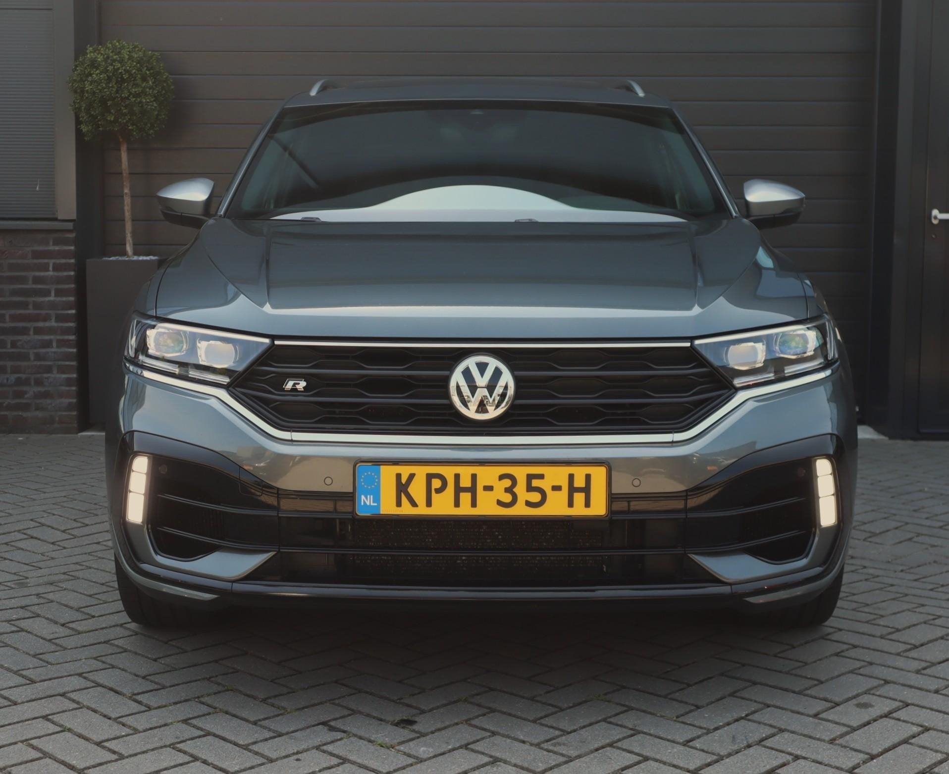 Volkswagen T-Roc 2.0 TSI 4Motion R | Pano | Beats | Dynamic, Stof, Gebruikt, Euro 6, 4 cilinders