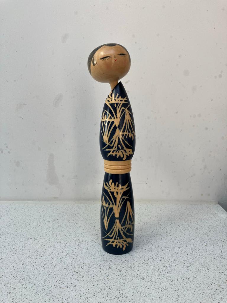 Prachtige Kokeshi pop van Sato Suigai - Uniek Japans handwer, Antiek en Kunst, Ophalen of Verzenden