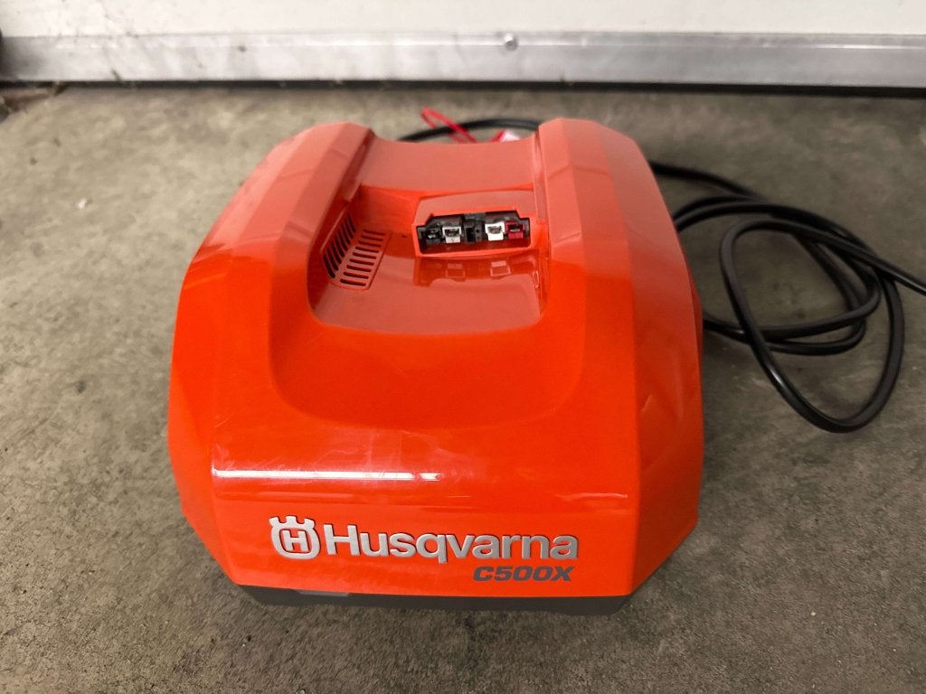 Husqvarna Acculader C500X, Jool-Hulstraat 20-22, 1305AC Almere, Overige soorten, Ophalen of Verzenden, Husqvarna