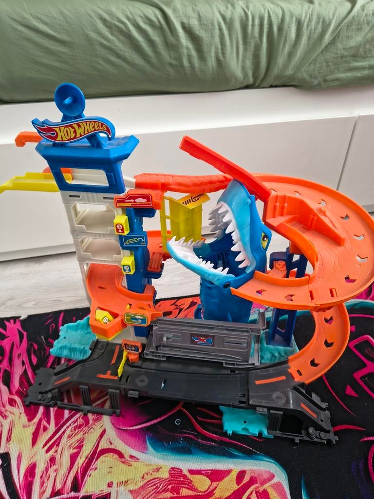 Hot Wheels City Aanvallende Haai Ontsnapping Speelset, Ophalen