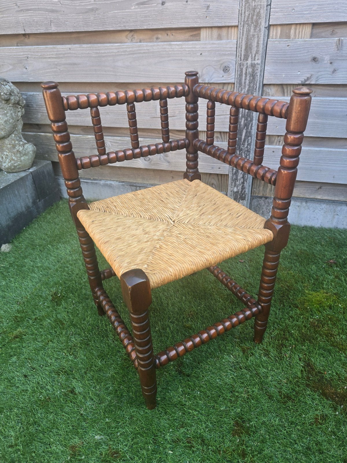 Antieke hoekstoel met biezen zitting, Antiek en Kunst, Ophalen