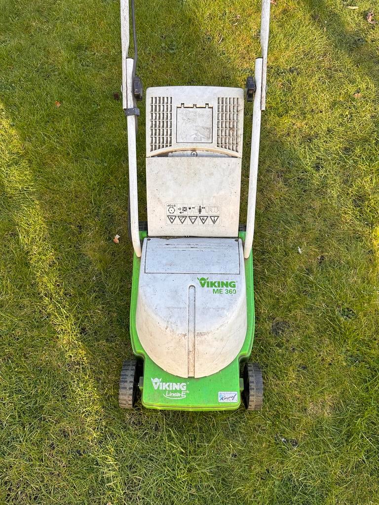 Viking ME 360 Elektrische Grasmaaier - Compact en Krachtig, Ophalen, Cirkelmaaier, Gebruikt, Elektrische grasmaaier