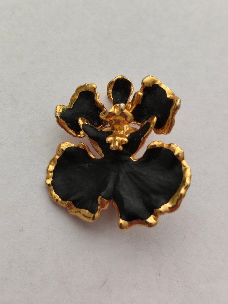1334 orchideeen broche 22k gold plated merk risis -singapore, Sieraden, Tassen en Uiterlijk, Verzenden, Nieuw, Goud, Zilver