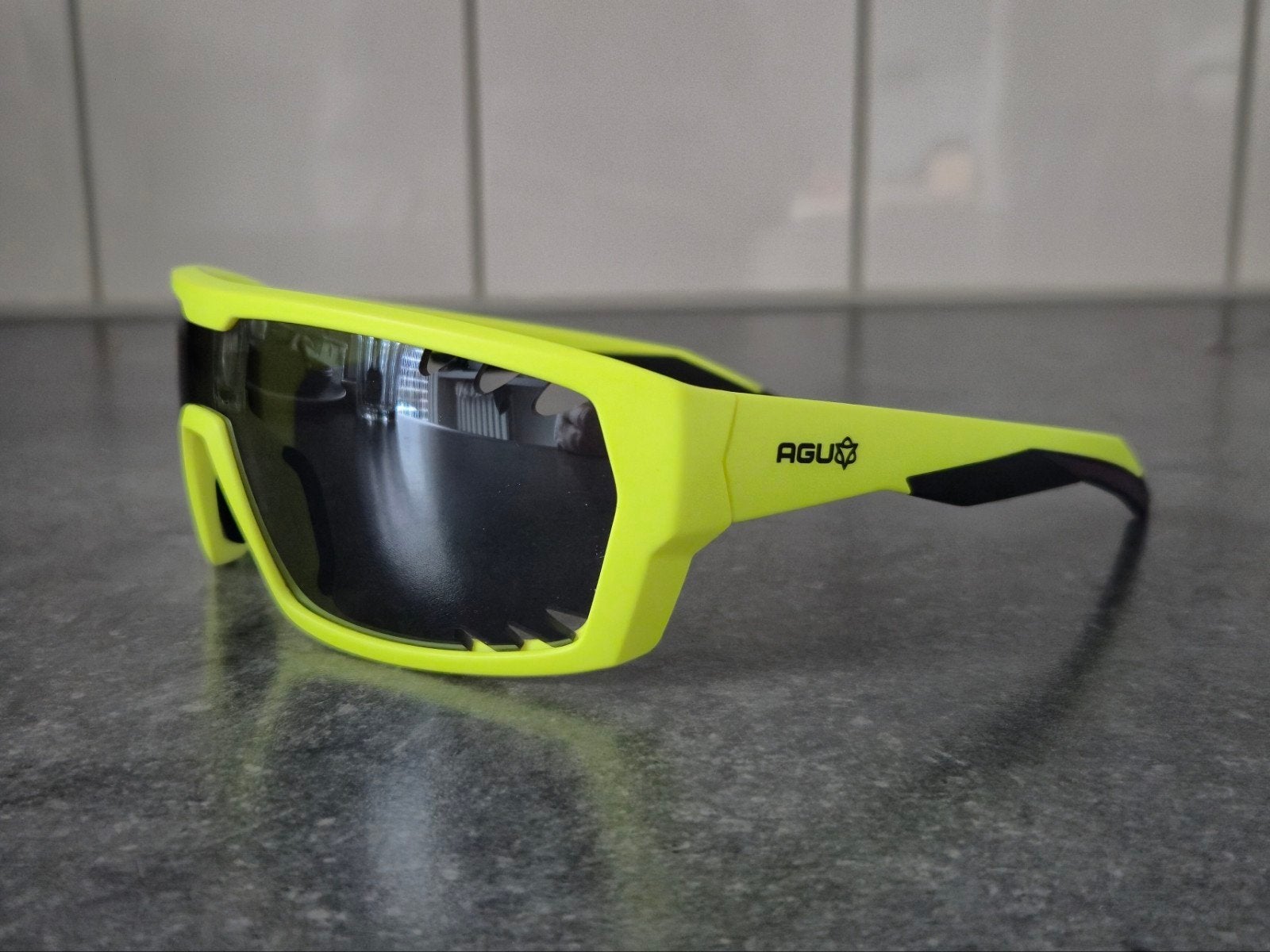 Te koop: een nieuwe AGU Beam fiets/sportbril, niet gedragen., Sieraden, Tassen en Uiterlijk, Ophalen of Verzenden, Nieuw, Overige merken