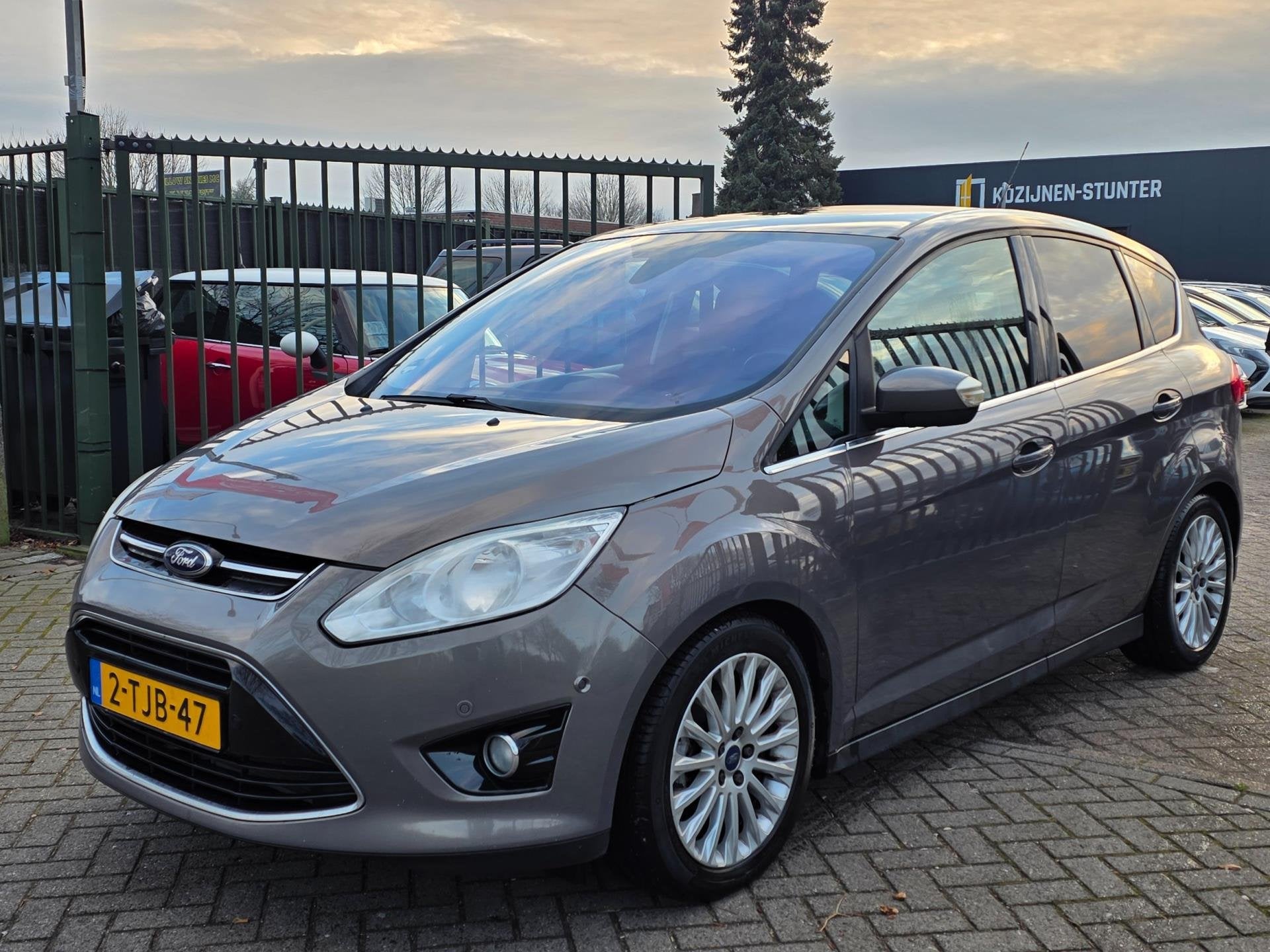 Ford C-Max 1.0 Titanium 1e eigenaar achteruit camera panoram, Auto's, Voorwielaandrijving, Euro 5, 125 pk, Gebruikt