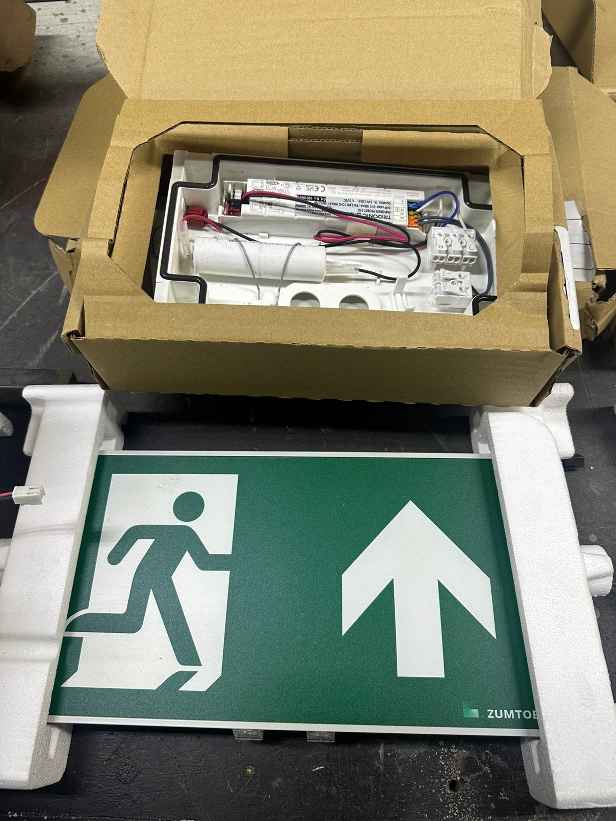 6x Vluchtweg LED noodverlichting bord vluchtroute, Doe-het-zelf en Verbouw, Bouwverlichting, Ophalen of Verzenden, Zo goed als nieuw