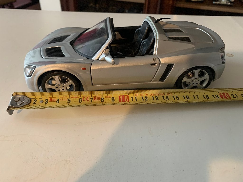 model auto   1\18 opel  speetster, Hobby en Vrije tijd, Modelauto's | 1:18, Ophalen, Zo goed als nieuw, Auto, Maisto
