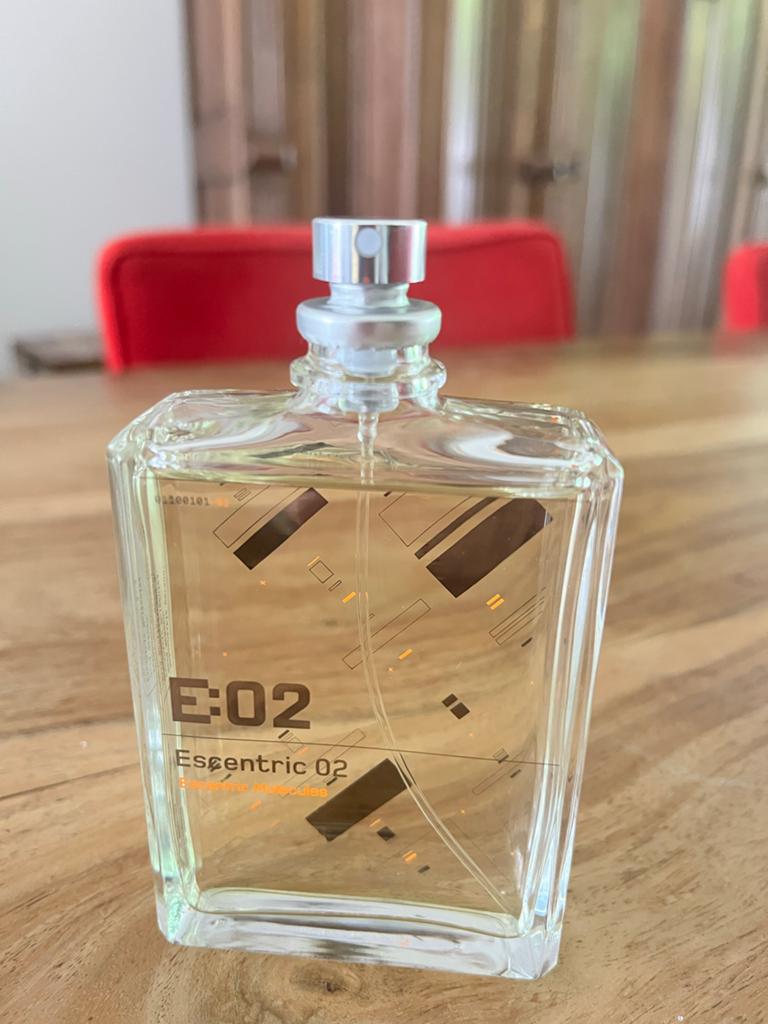 Essentric Molecules E02 100ml Parfum, Sieraden, Tassen en Uiterlijk, Uiterlijk | Parfum, Zo goed als nieuw, Ophalen of Verzenden