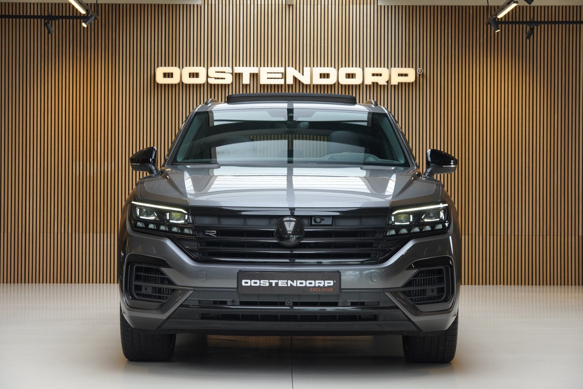 Volkswagen Touareg 3.0TSi/462pk Hybrid 4MOTION R Blackstyle|, Auto's, Volkswagen, Automaat, Gebruikt, 2995 cc, 462 pk