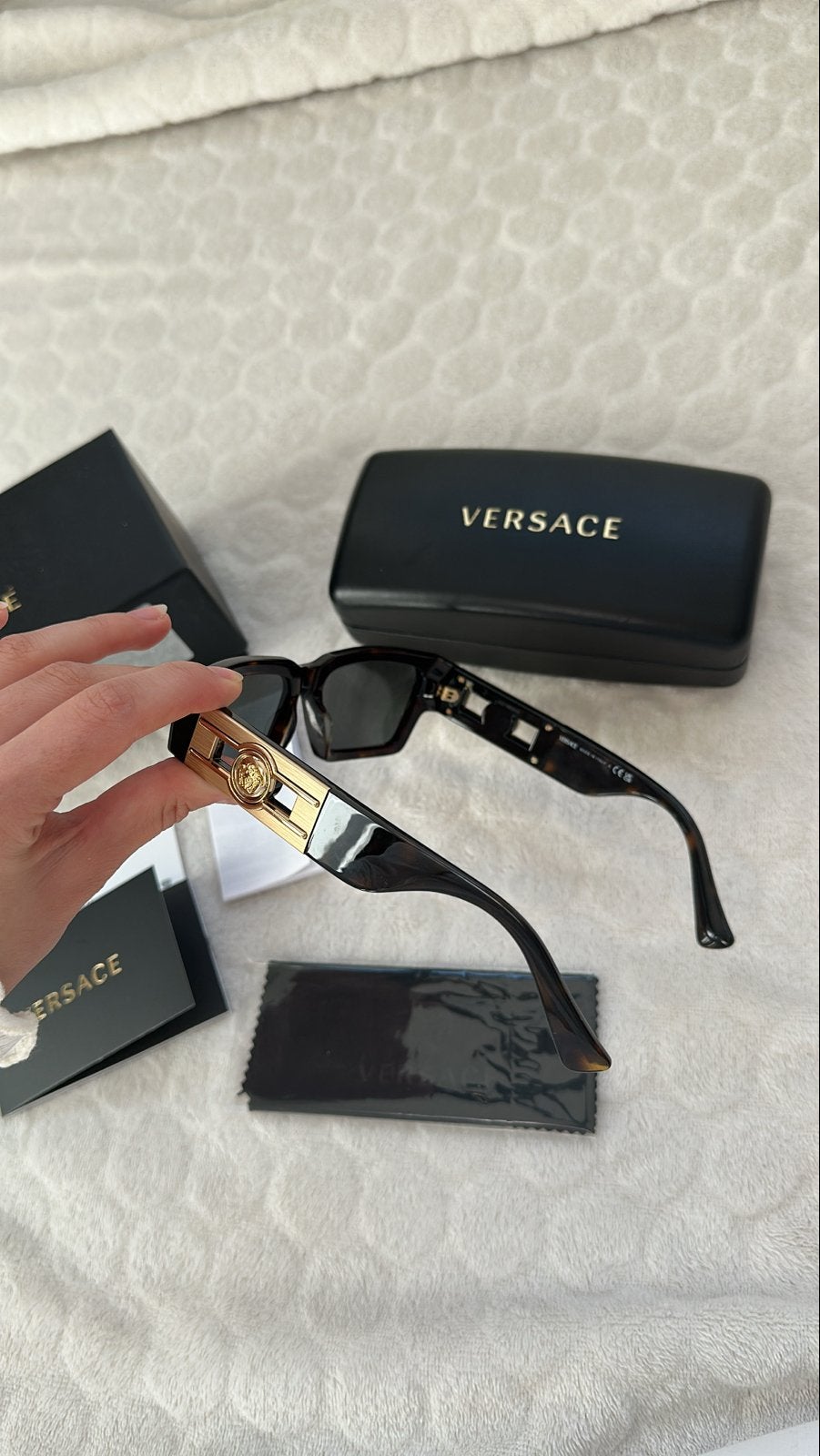 Versace Zonnebril met Medusa-details - Zo goed als nieuw, Zonnebril, Zwart, Gianni Versace, Nieuw