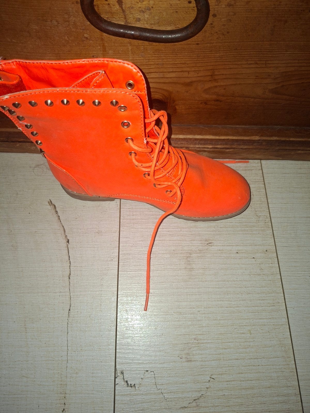 leuke oranje schoenen gratis maat 36, Ophalen, Zo goed als nieuw, Oranje, Sneakers of Gympen