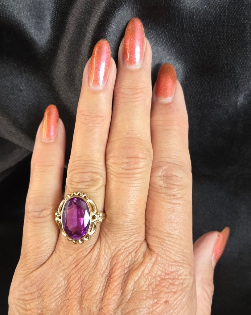 Gouden Vintage ring met edelsteen amethist. 2026/378, Ophalen of Verzenden, Goud, Ring, Met edelsteen