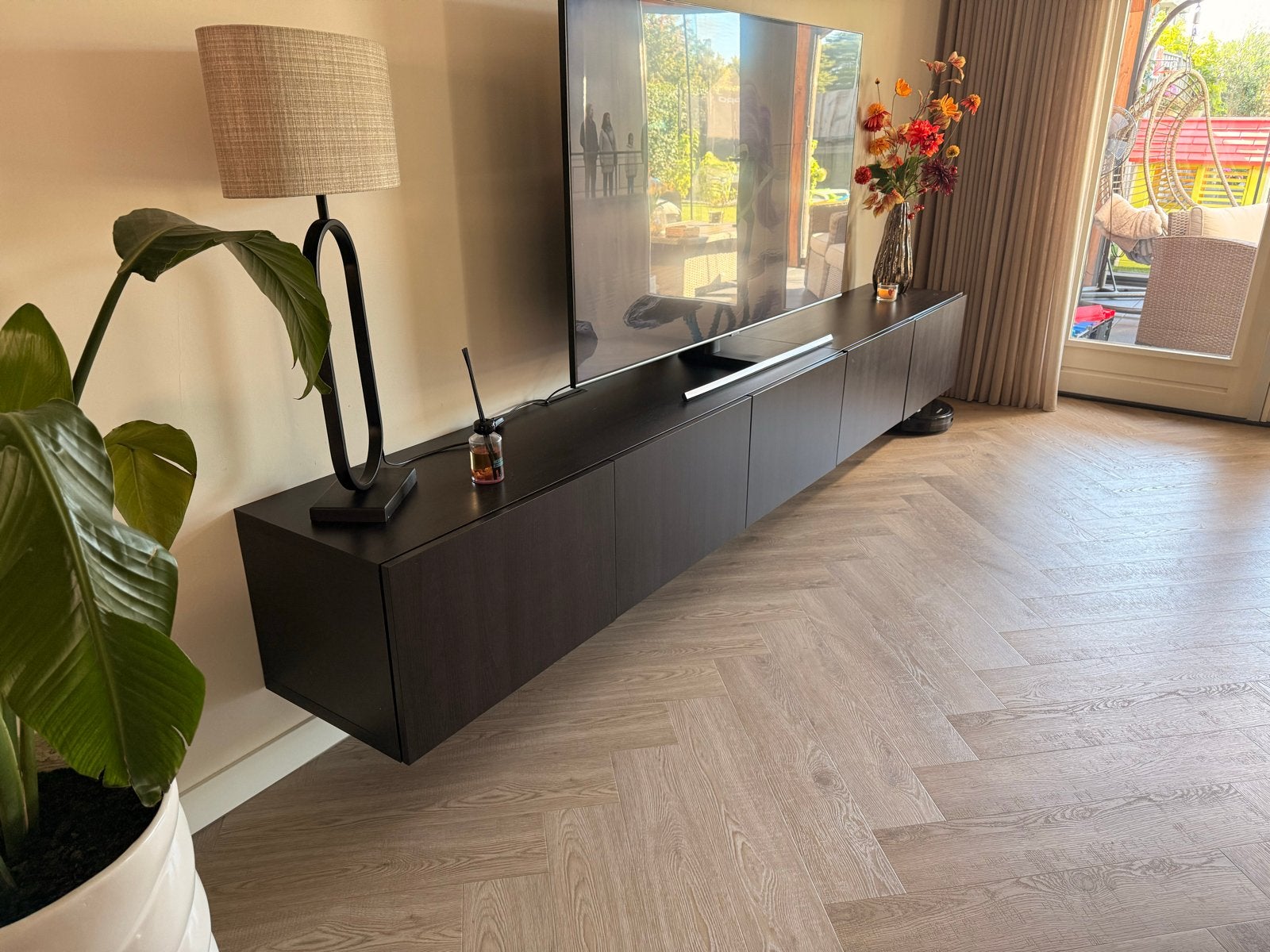 TV-meubel donkerbruin, 300 cm breed, Ikea Besta, Huis en Inrichting, Ophalen, Gebruikt, 200 cm of meer, Minder dan 100 cm