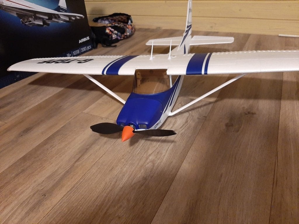 !MOET WEG! Vliegtuig Cessna 182 RC, Hobby en Vrije tijd, 1:72 tot 1:144, Gebruikt, Vliegtuig, Ophalen