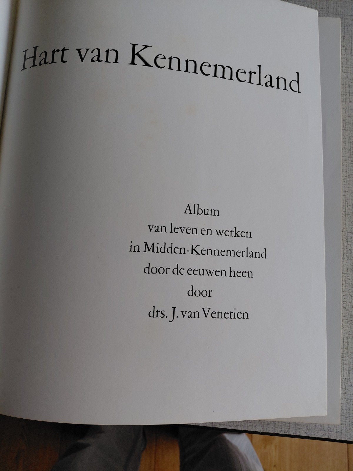Hart van Kennemerland - Album van leven en werken, Ophalen of Verzenden, 20e eeuw of later, Gelezen, Drs. J. van Venetien