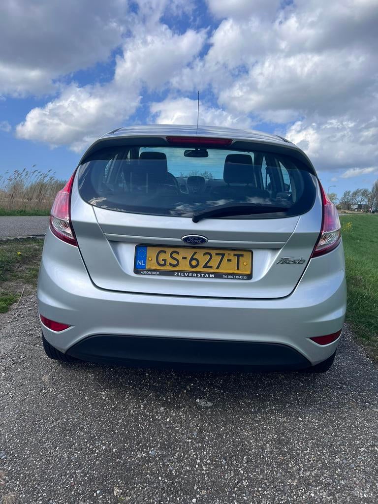 Ford Fiësta 1.5 Tdci 70KW 5DR 2015 Grijs, Voorwielaandrijving, 1036 kg, 96 €/maand, Origineel Nederlands