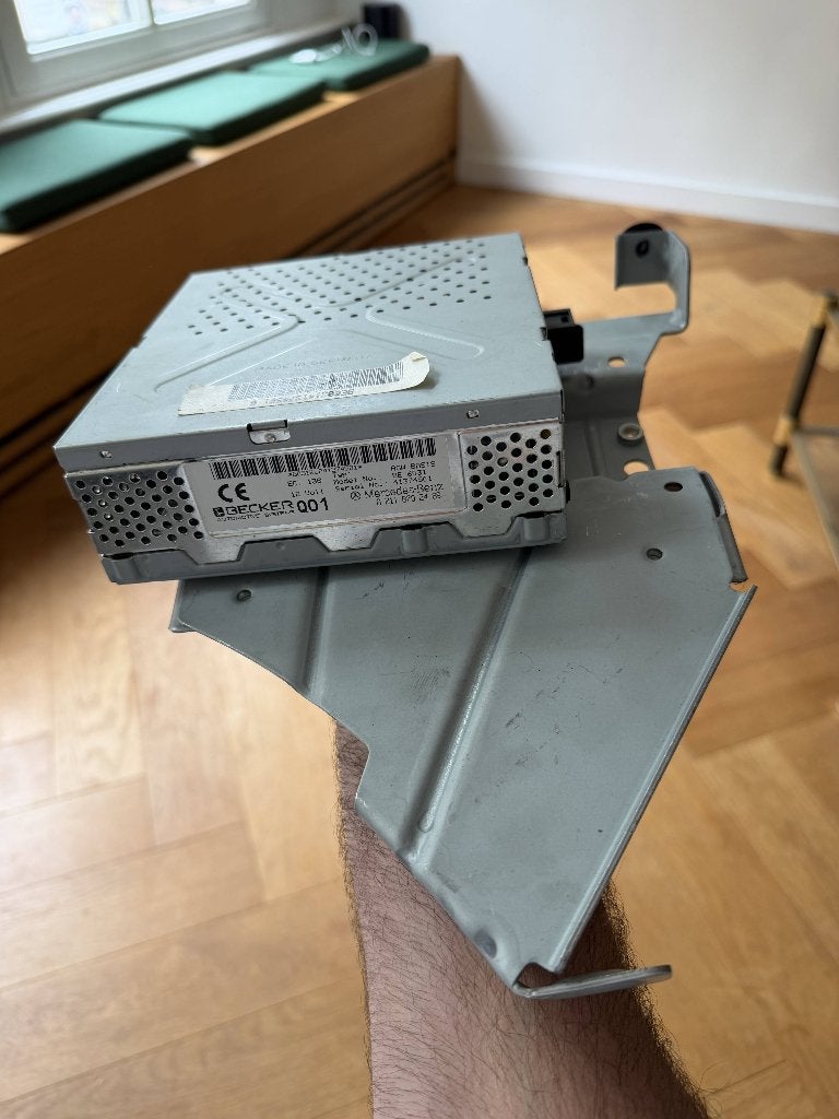 Mercedes W211/W219 OEM Becker Versterker A2118702489, Auto-onderdelen, Ophalen of Verzenden, Gebruikt, Mercedes-Benz