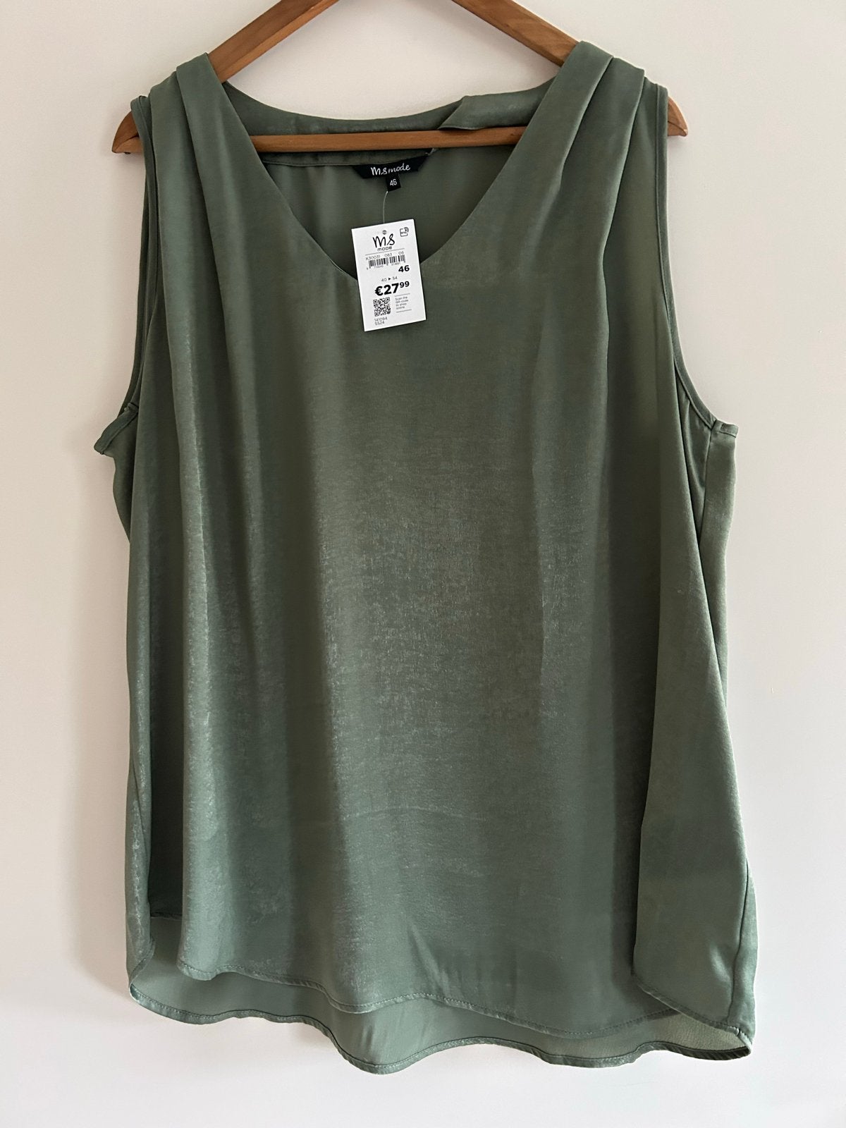 MS Mode Groene Satijnen Top Maat 46 Nieuw, Verzenden, Maat 46/48 (XL) of groter, Nieuw, Zonder mouw