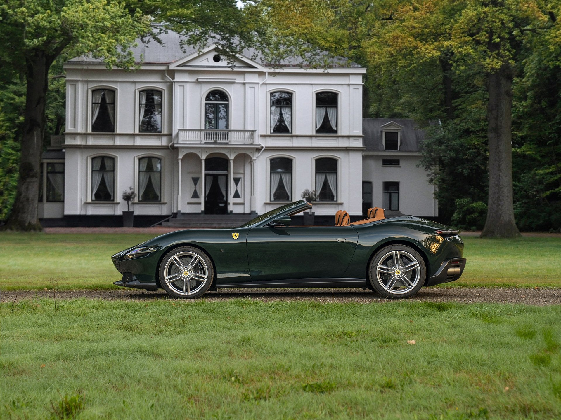 Ferrari Roma Spider 3.9 V8 | Full carbon (bj 2026), Auto's, Automaat, Dealer onderhouden, Achterwielaandrijving, Gebruikt