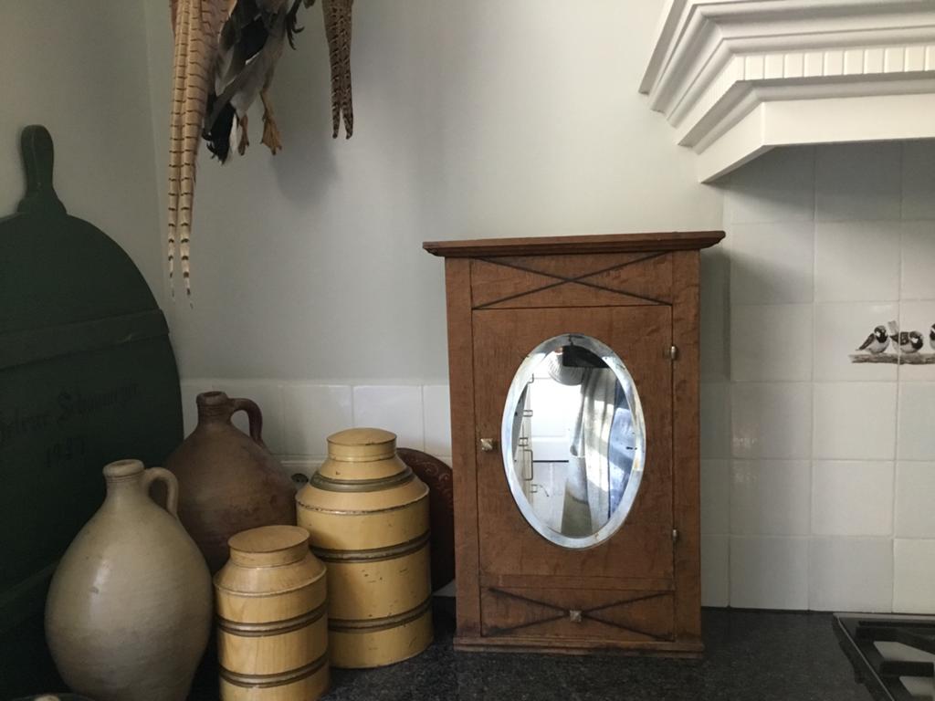 Klein brocante kastje, Antiek en Kunst, Antiek | Meubels | Kasten, Ophalen of Verzenden
