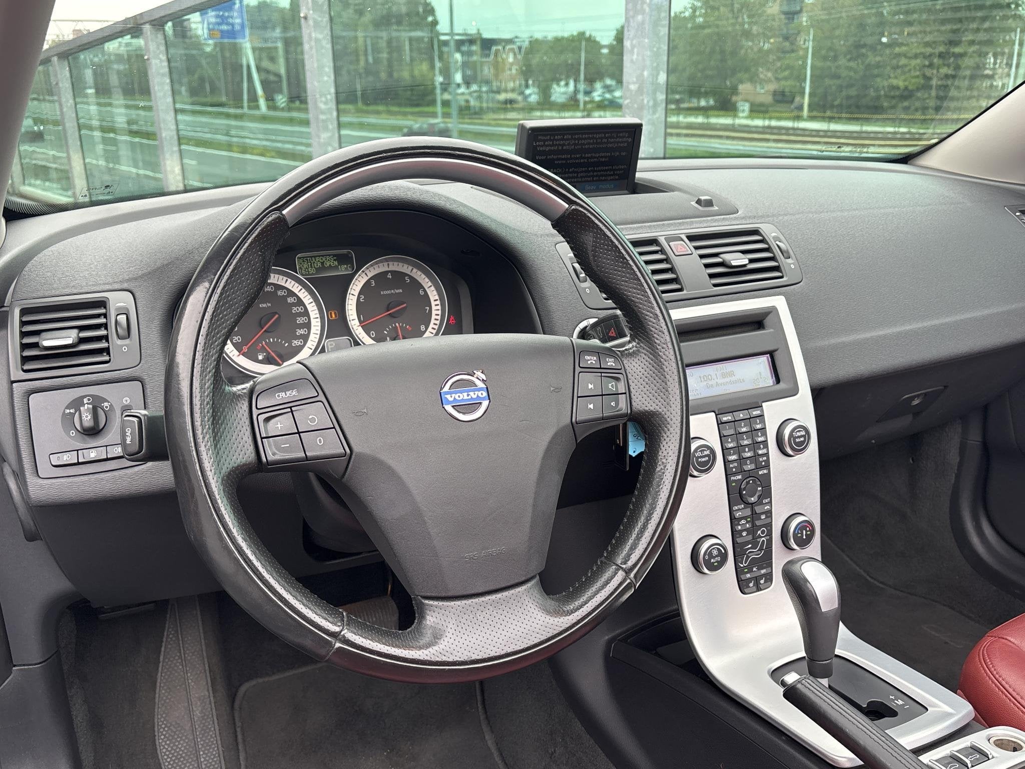 Volvo C70 Convertible 2.4i Intro Edition 170 PK Automaat, Le, C70, Gebruikt, Cabriolet, 4 stoelen