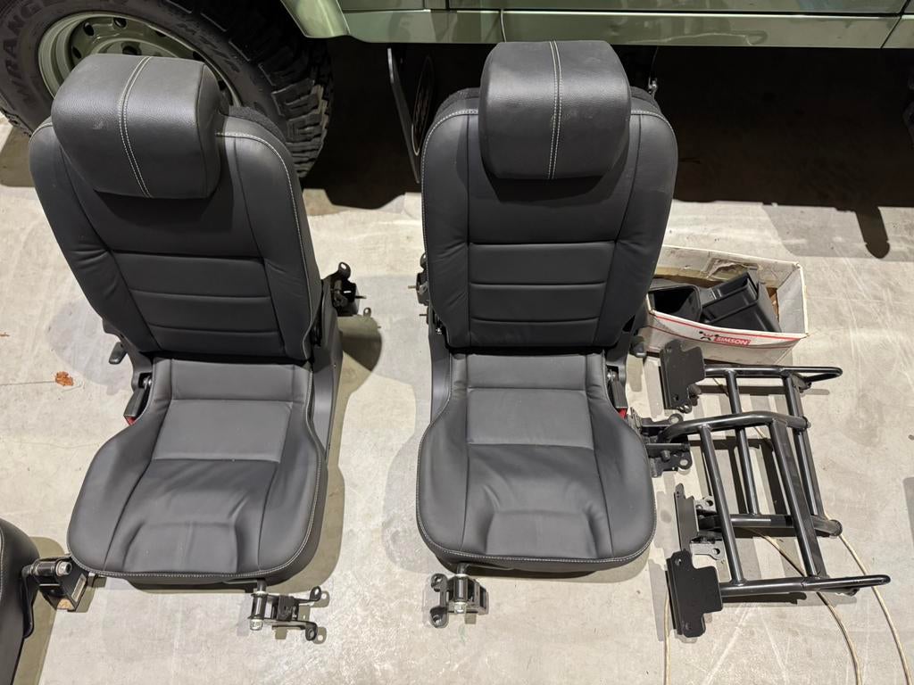 Land Rover Defender achterste stoelen (Premium Leder Ebony), Ophalen, Land Rover
