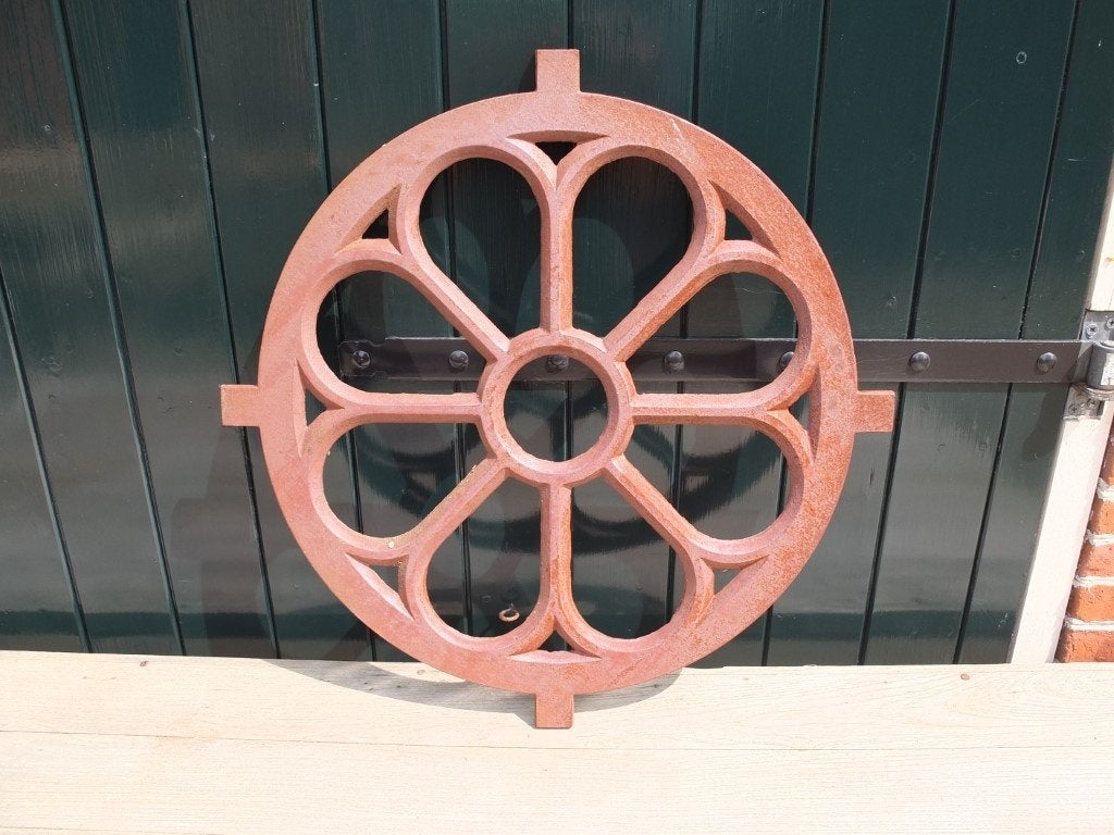 Rond gietijzeren stalraam, Doe-het-zelf en Verbouw, Glas en Ramen, Ophalen of Verzenden, Minder dan 80 cm, Overige typen, Minder dan 80 cm