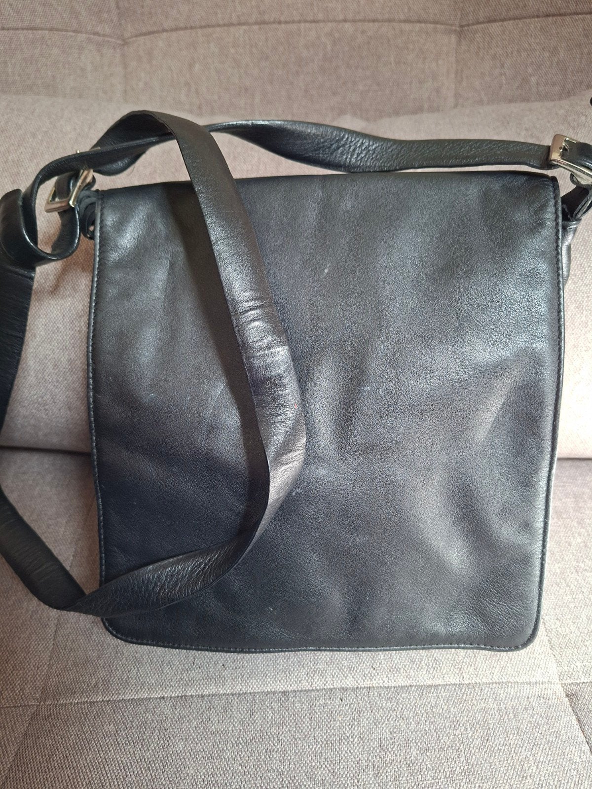 Aigner schoudertas zwart kalfsleer nieuw, Ophalen of Verzenden, Nieuw, Zwart