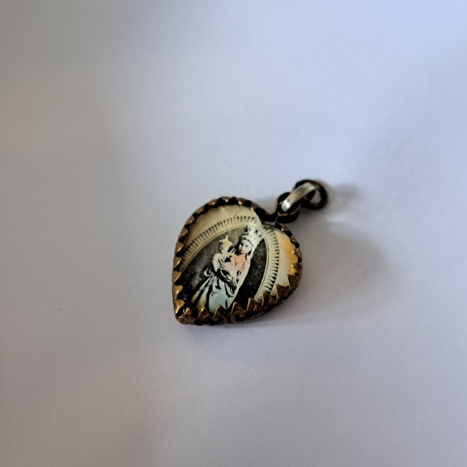 Antiek oude medaille glas hangertje religie, Verzenden