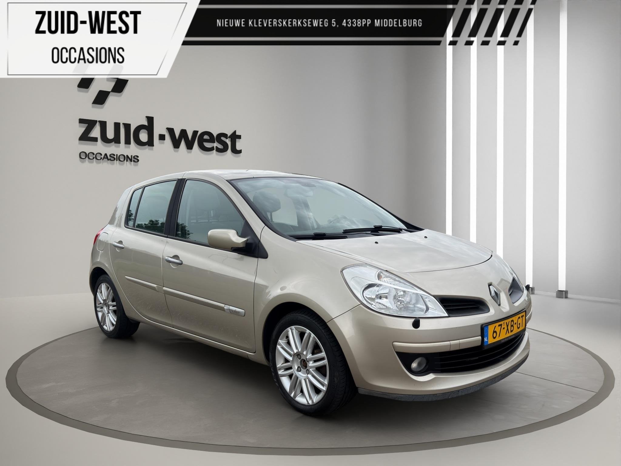 Renault Clio 1.6-16V Initiale Automaat Leder Pano Clima, Auto's, 535 kg, Gebruikt, Parkeersensor, 4 cilinders