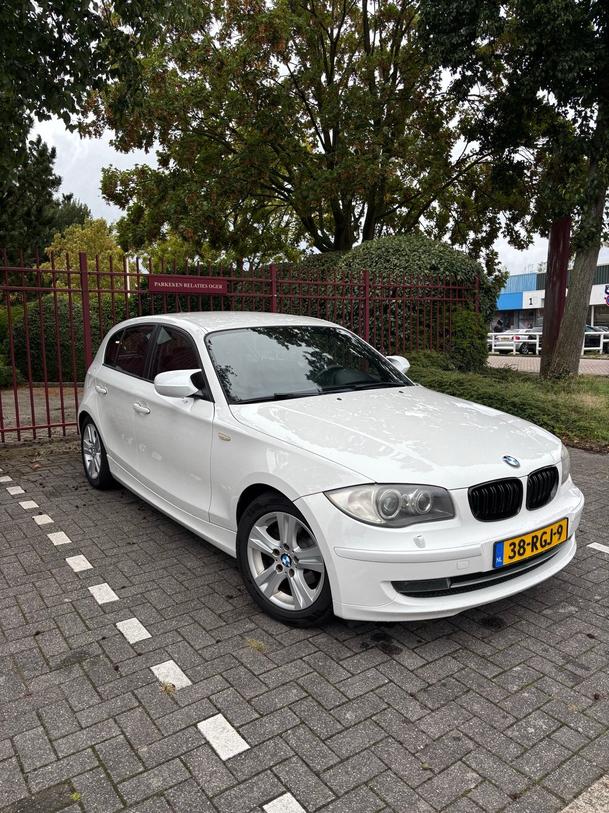 BMW 1-Serie 2.0 116I 5DR 2011 Wit, Auto's, 1-Serie, Achterwielaandrijving, 1995 cc, 4 cilinders
