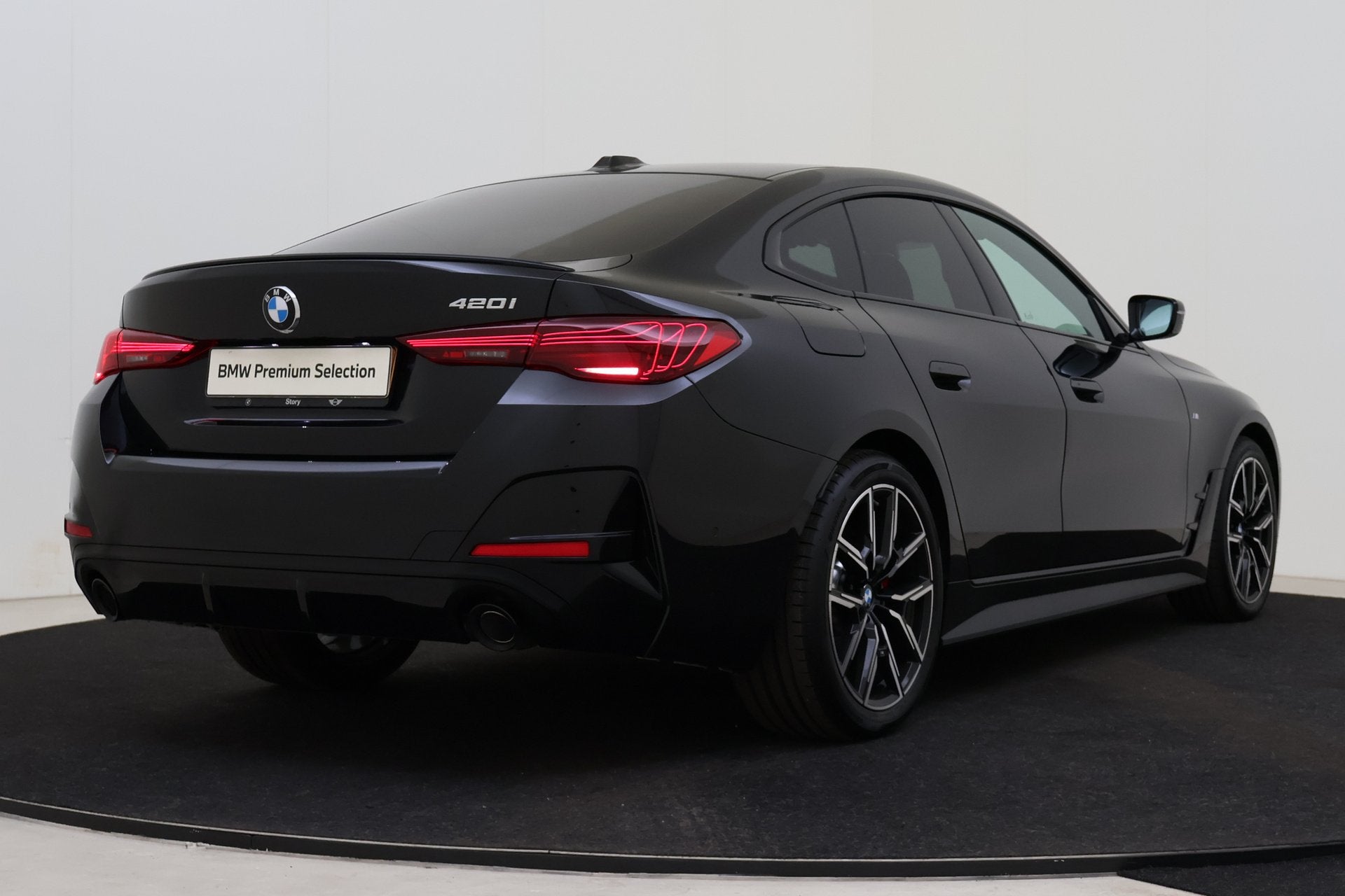 BMW 4 Serie Gran Coupé 420i M Sport Automaat / Adaptieve LE, 1998 cc, Euro 6, Met garantie (alle), Zwart