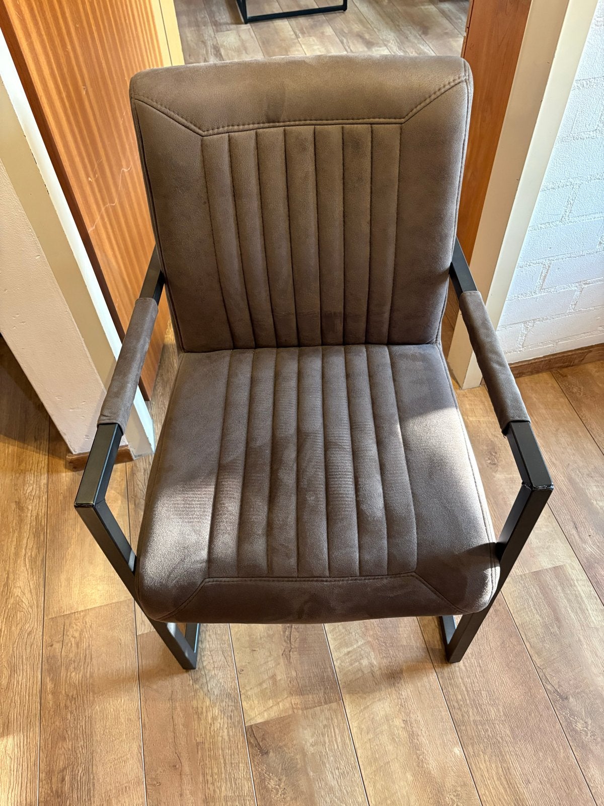 Moderne bruine stoel met metalen frame, Ophalen, Gebruikt, Bruin, Vier