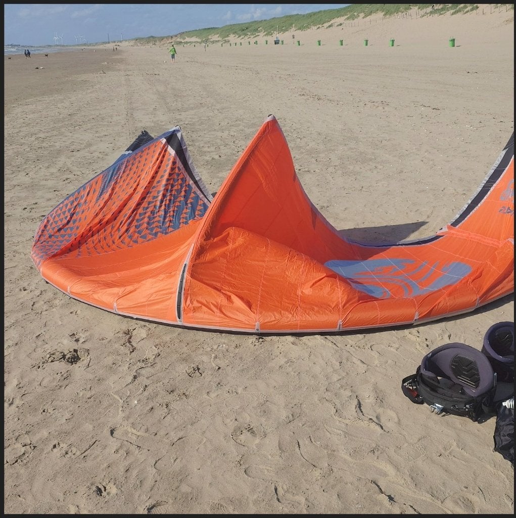 Kite Surf Set 13m2 board harnas kite bar, Watersport en Boten, Kitesurfen, Ophalen, Kitesurf-set, Twintip, 13 m²