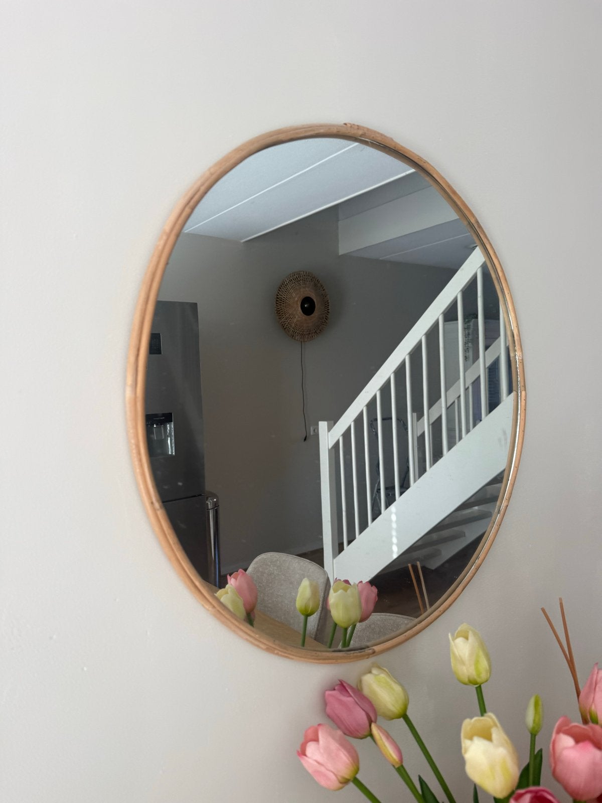 Ronde spiegel met houten lijst - diameter 59 cm, Gebruikt, Rond, Ophalen of Verzenden, Minder dan 100 cm