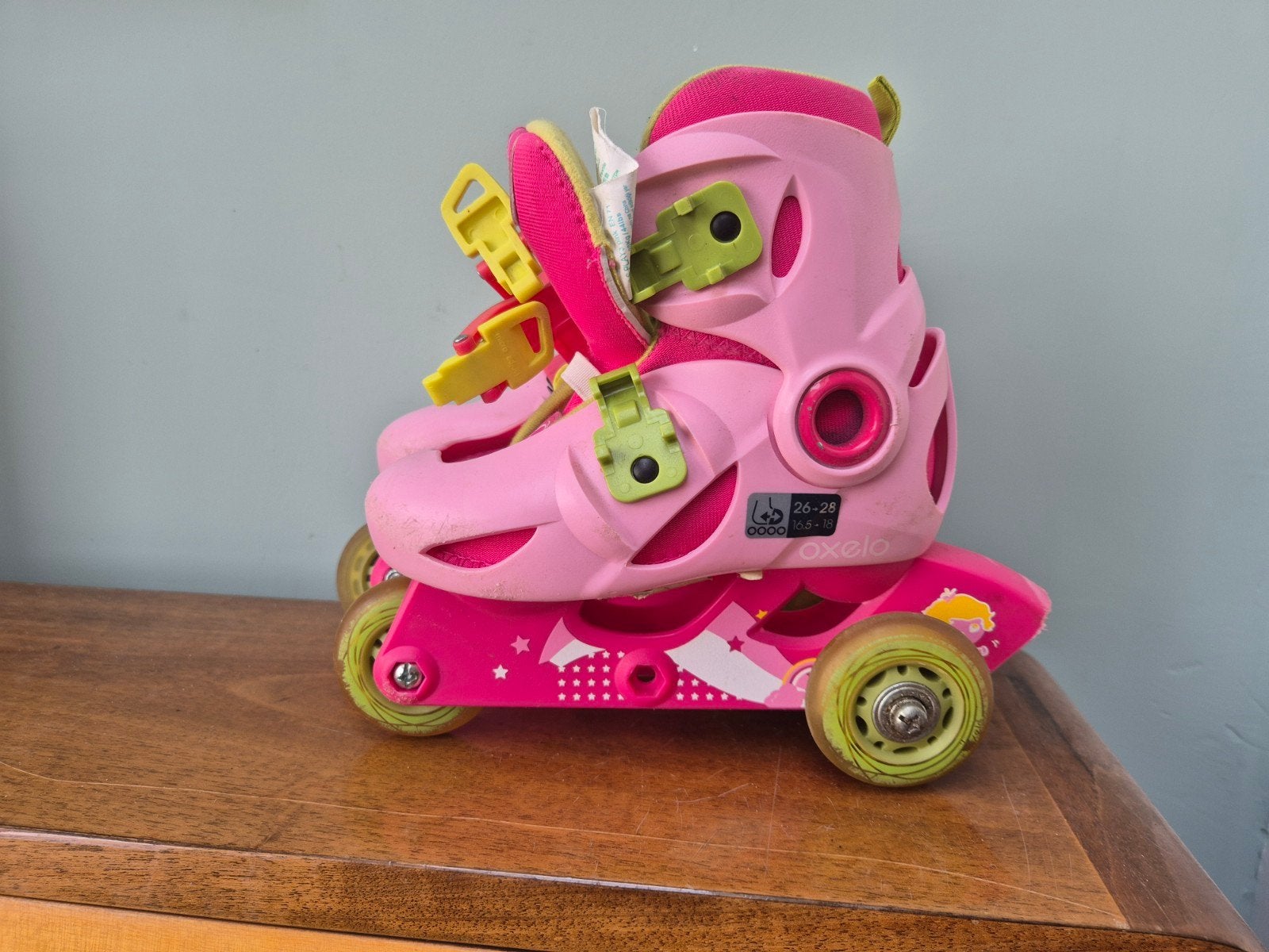 Mooie, roze verstelbare rolschaatsen Oxelo maat 26, 27 en 28, Kinderen en Baby's, Speelgoed | Buiten | Rolschaatsen, Kinderen