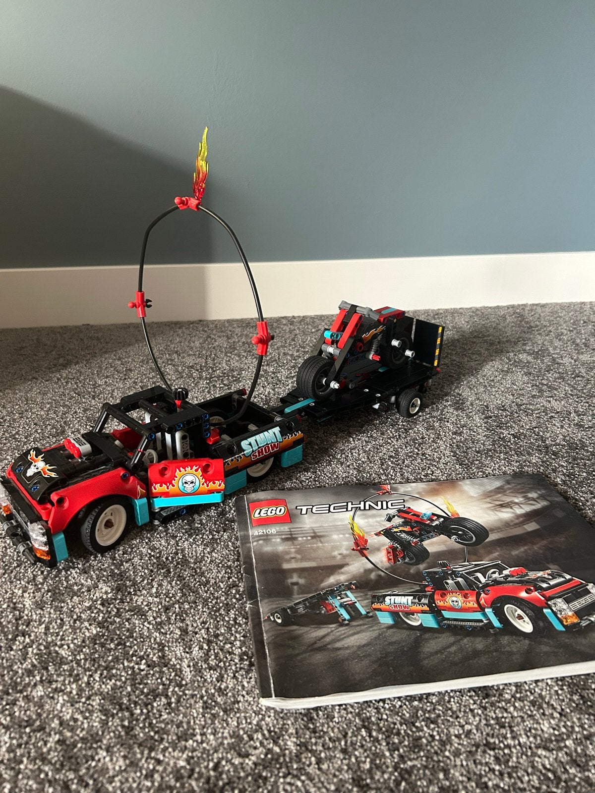 LEGO Technic Stuntshow Truck & Motor (42106), Ophalen of Verzenden, Zo goed als nieuw