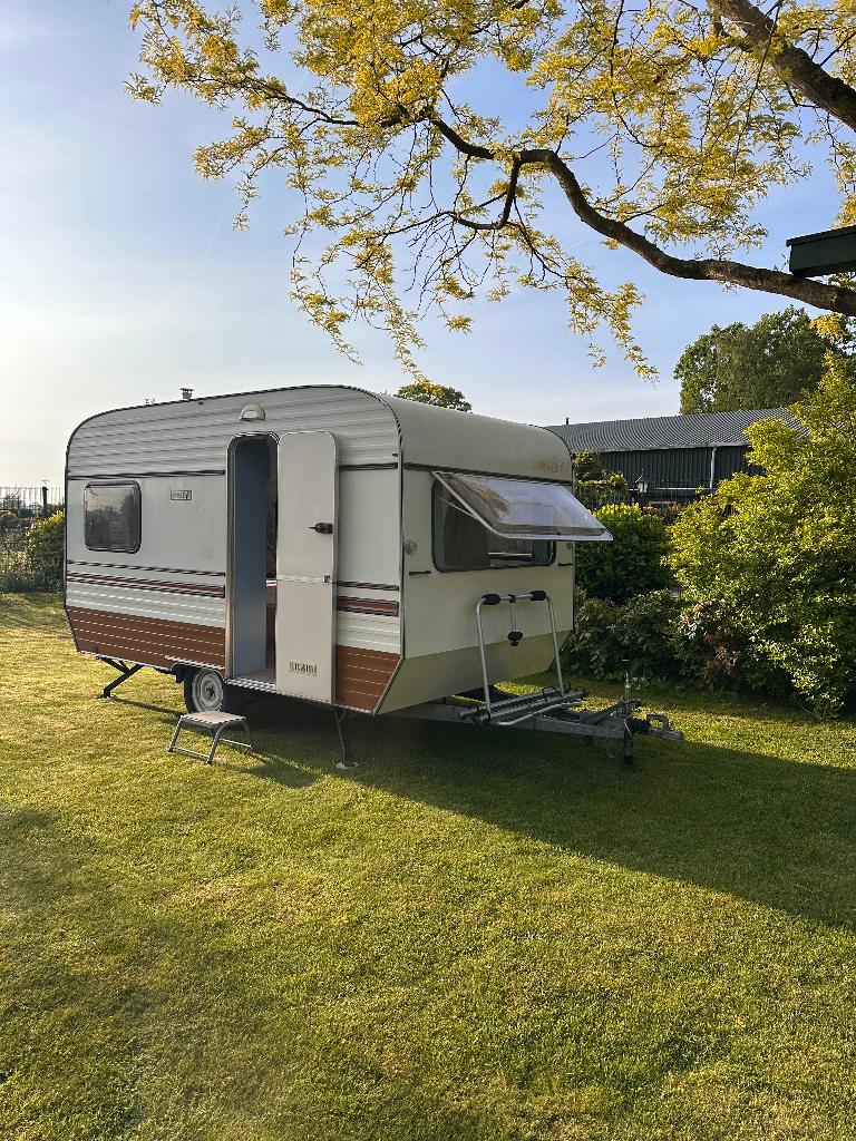 Vintage / retro caravan Knaus Wolf 3001 met luifel, Caravans en Kamperen, Vast bed, Rondzit, Tot en met 3, Particulier