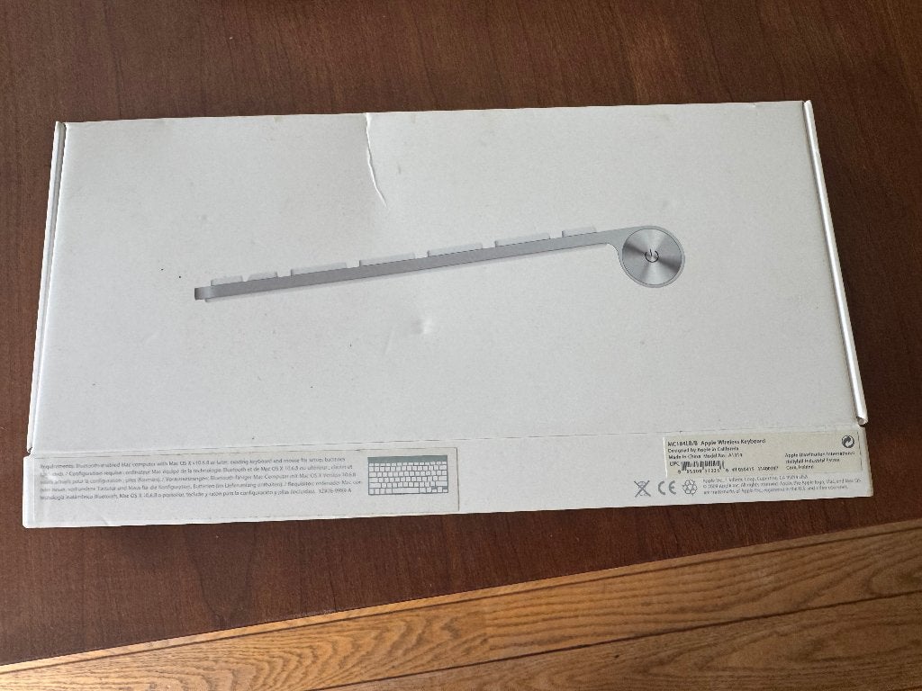 Apple MC184LL/B Wireless Keyboard, Ophalen of Verzenden, Zo goed als nieuw, Draadloos, Qwerty