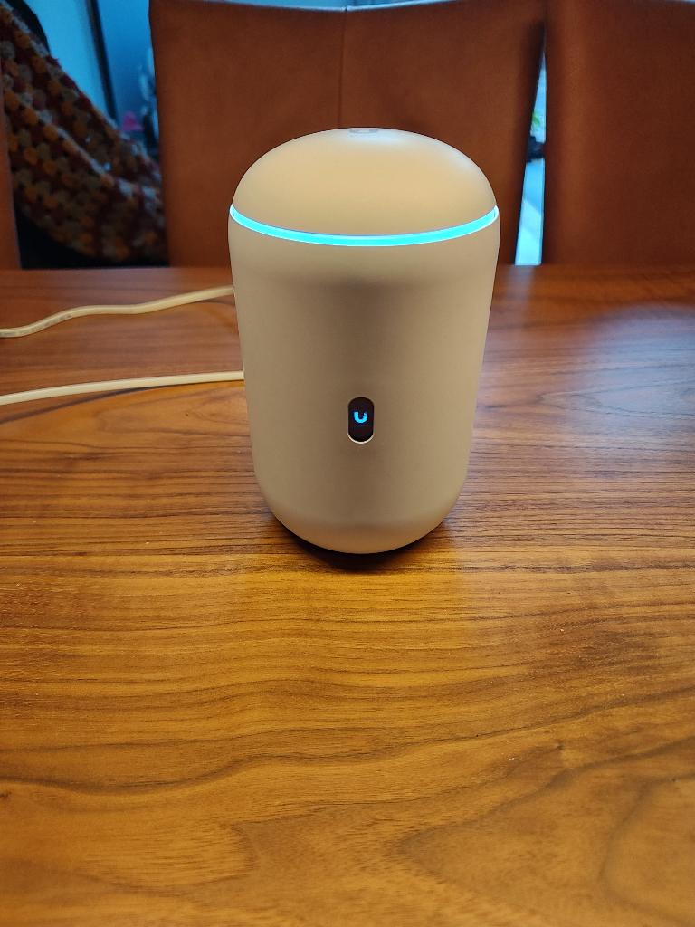 Ubiquiti Dream Router (UDR) Wi-Fi 6, Ophalen of Verzenden, Zo goed als nieuw, Router met modem, UniFi Ubiquiti