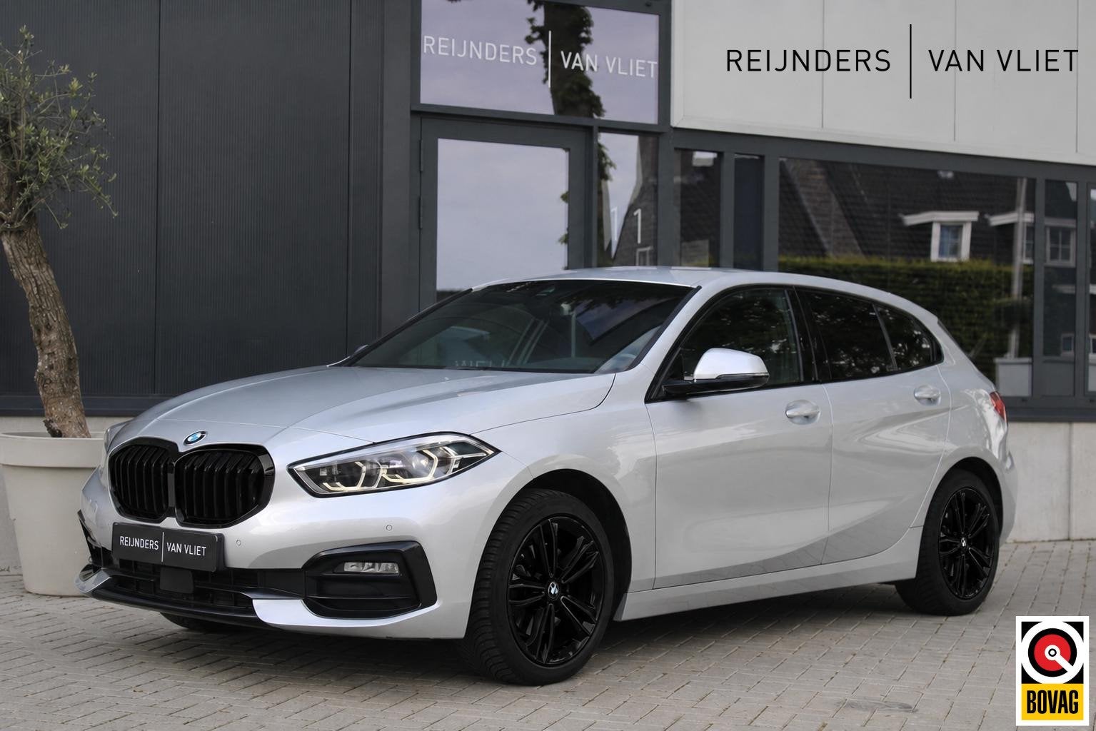 BMW 1-serie 118i High Executive | Sport Line | Black Pack |, Auto's, 12 maanden, 136 pk, Gebruikt, Leder en Stof