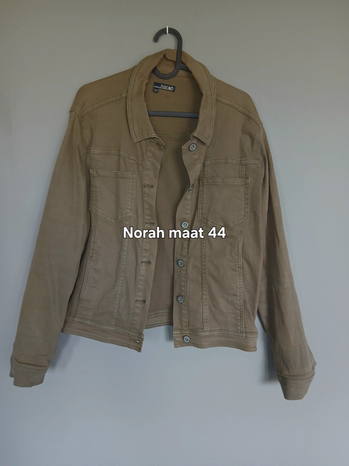 Khaki spijkerjasje Norah maat 44, Maat 42/44 (L), Ophalen of Verzenden, Zo goed als nieuw, Norah