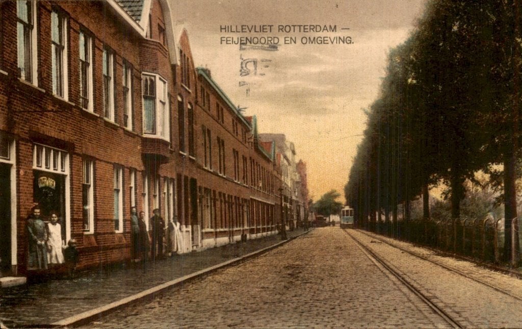 Hillevliet Rotterdam - Straat - Tram en huizenrij, Verzamelen, Ophalen of Verzenden, 1920 tot 1940, Gelopen, Zuid-Holland