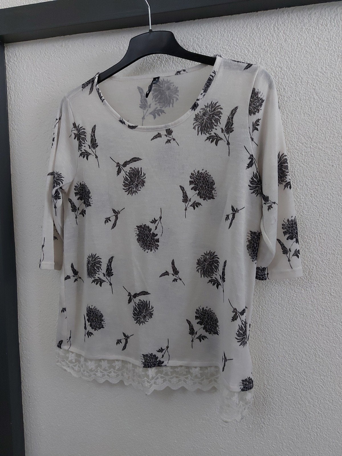 Leuke shirt blouse met bloemenprint en kant - Maat L, Wit, Maat 42/44 (L), Ophalen of Verzenden, Onbekend