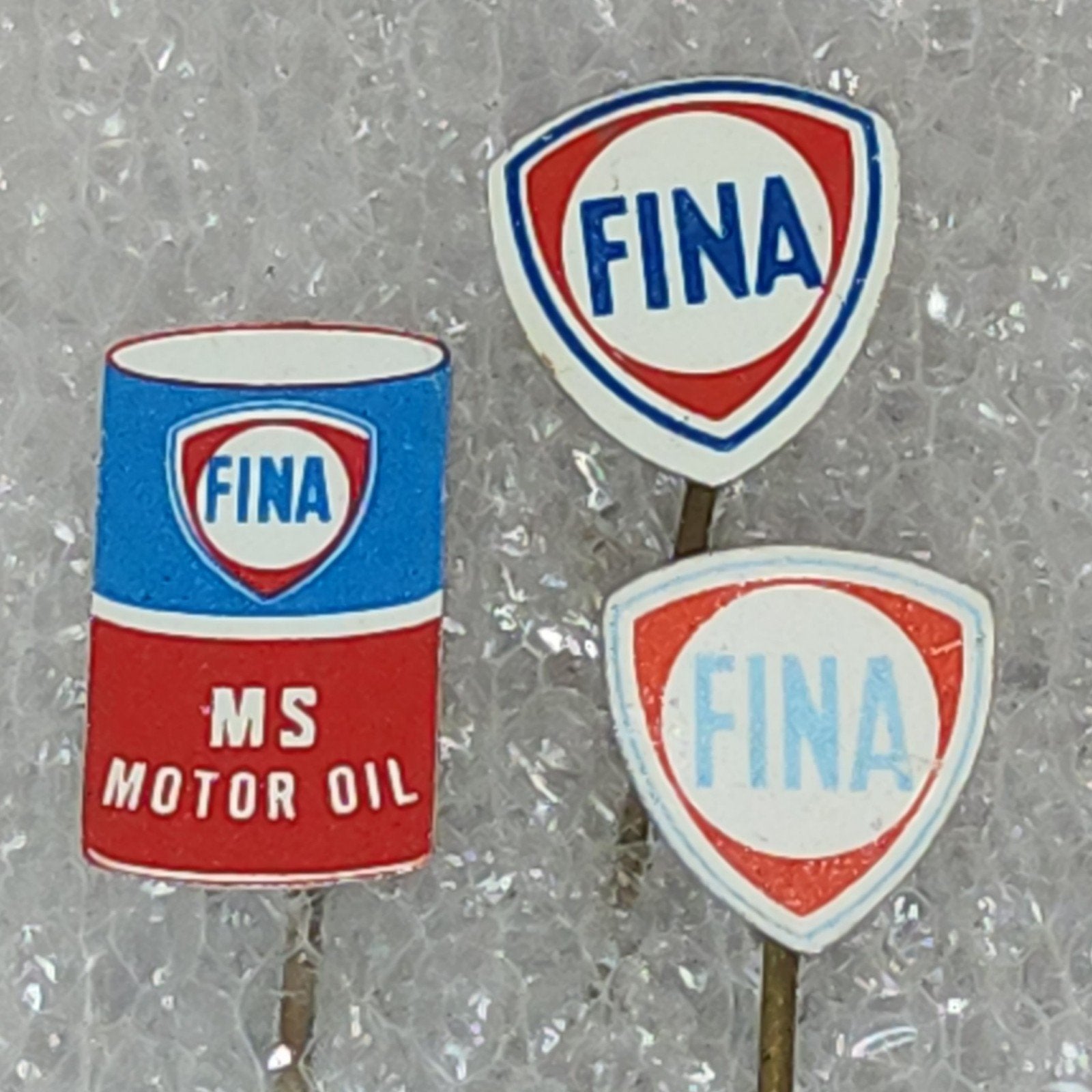 3 Vintage Fina Speldjes - Motor Olie Reclame, Ophalen of Verzenden, Gebruikt, Merk, Speldje of Pin
