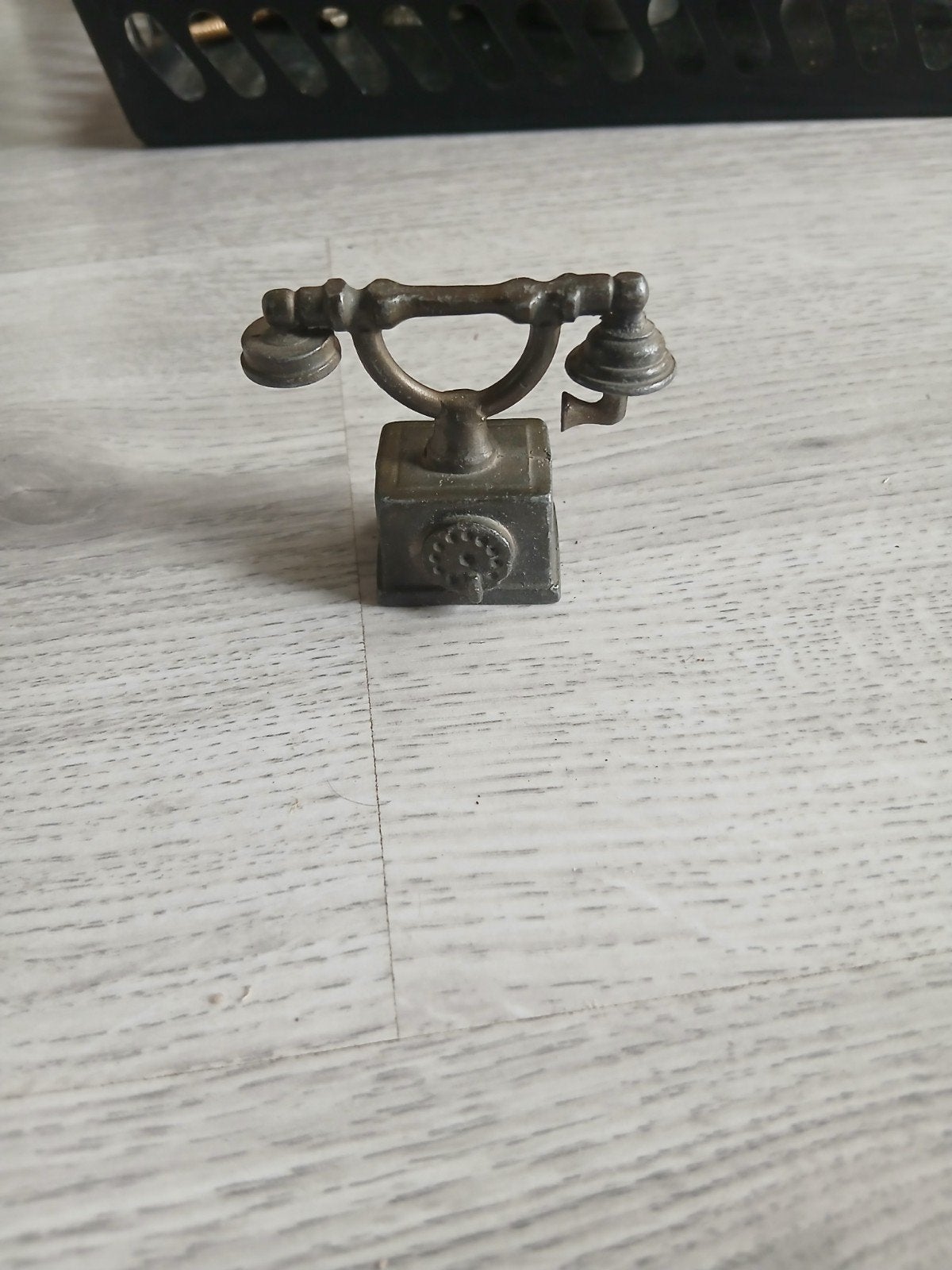 Antieke Telefoon Miniatuur - Decoratief Verzamelobject, Ophalen of Verzenden