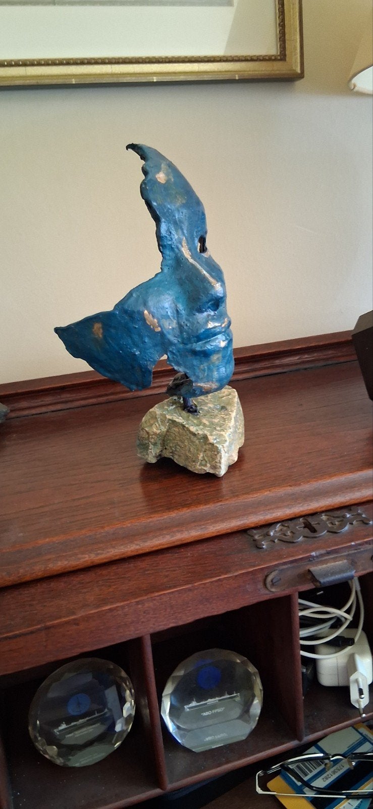 Abstracte gezichtsmaskers/beelden in blauw en br, Ophalen of Verzenden, 20 - 50 cm, Beeld, Abstract