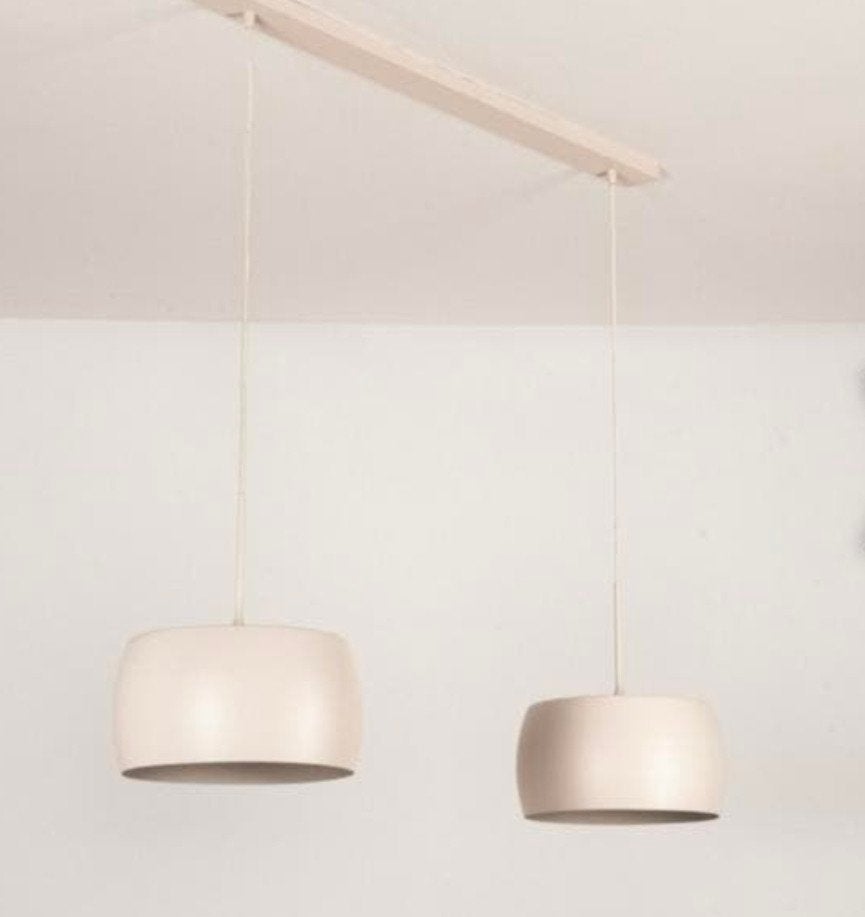 Beige hanglamp met twee kappen, Ophalen of Verzenden, Nieuw, Metaal