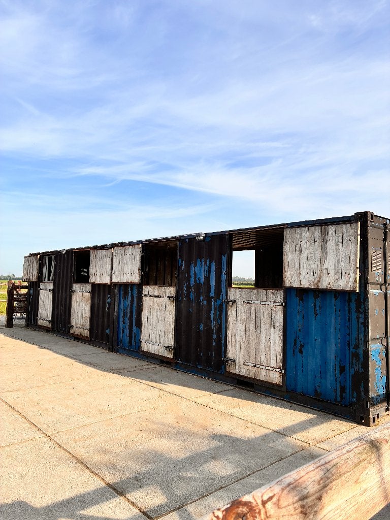 Paardenstal/zeecontainers, Dieren en Toebehoren, Stalling, 4 paarden of pony's of meer